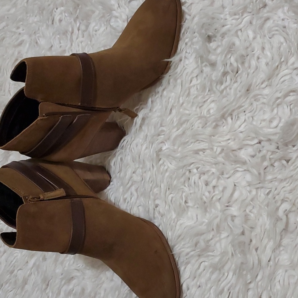 Brand new size 11 M ladies booties by Cole Haan Olive suede - Picture 3 of 7